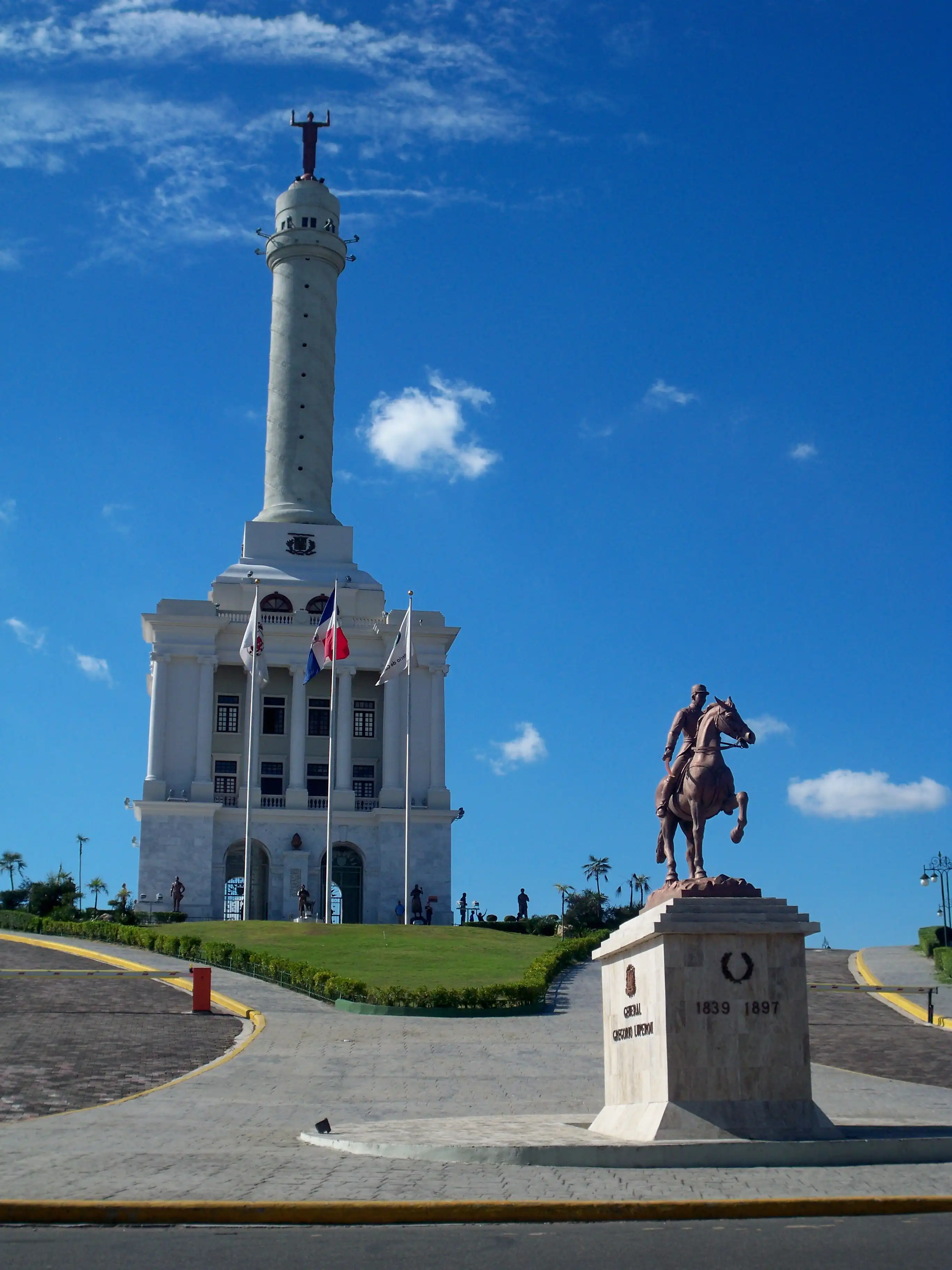 Santiago tourism