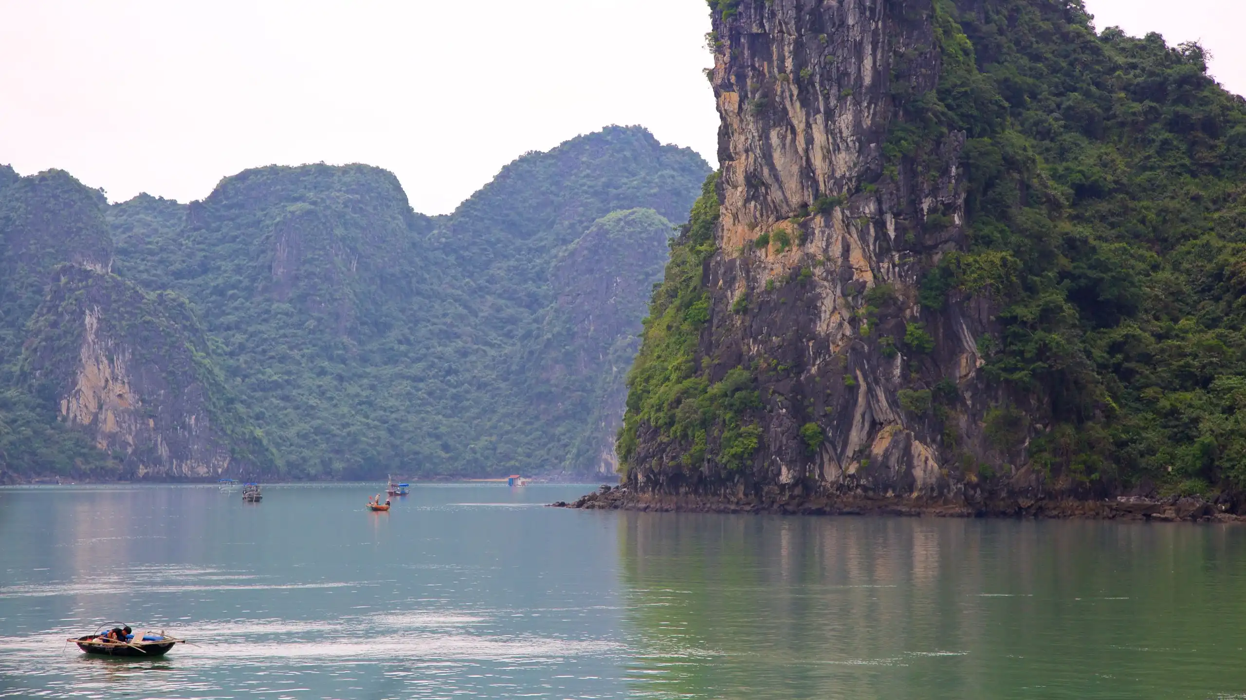 Cẩm Phả tourism